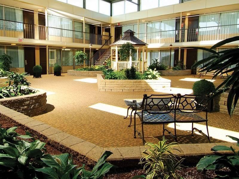 Skyline Hotel & Waterpark Niagara Falls Esterno foto